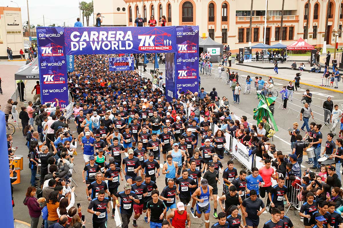 Salida de la carrera DP World en el Callao